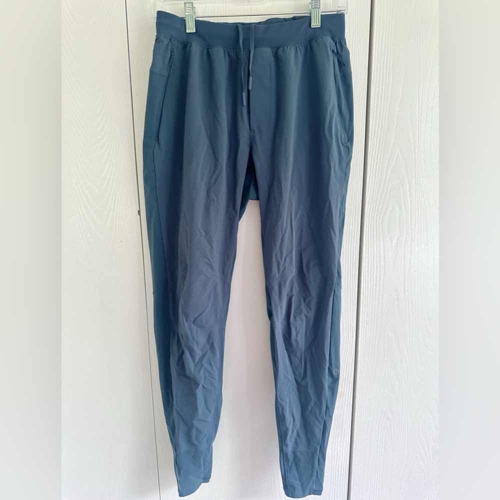 Women’s lululemon joggers small